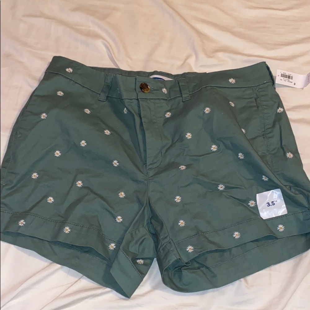 olive green daisy shorts